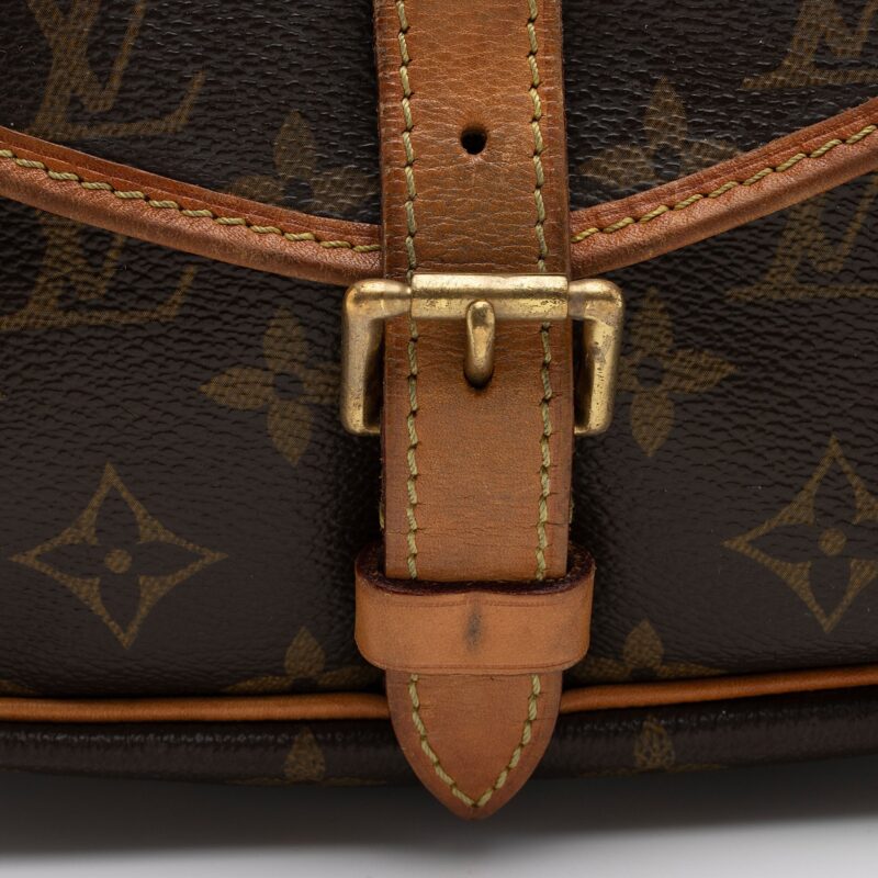Louis Vuitton Monogram Canvas Saumur 30 Messenger Bag (SHF-0asoJo) AWE - Image 7