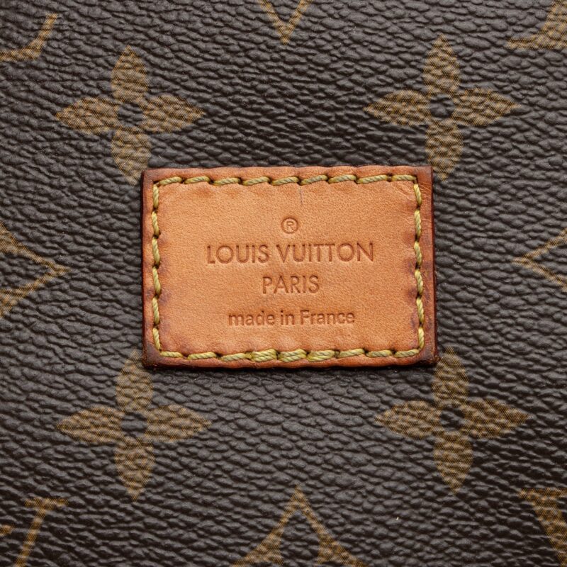 Louis Vuitton Monogram Canvas Saumur 30 Messenger Bag (SHF-0asoJo) AWE - Image 11
