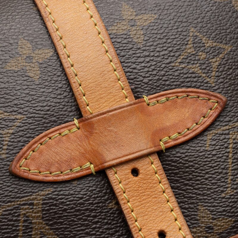 Louis Vuitton Monogram Canvas Saumur 30 Messenger Bag (SHF-0asoJo) AWE - Image 14