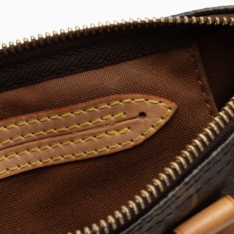 Louis Vuitton Monogram Canvas Speedy 25 Satchel (SHF-gBtHE6) AWE - Image 9
