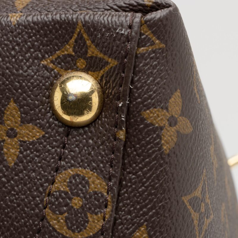 Louis Vuitton Monogram Canvas V Tote MM (SHF-xfJRm0) AWE - Image 8