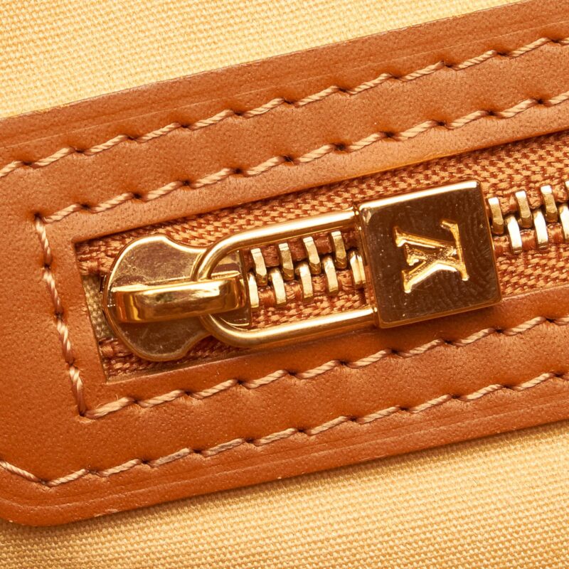 Louis Vuitton Monogram Mini Lin Lucille GM (SHG-TPILeo) AWE - Image 8