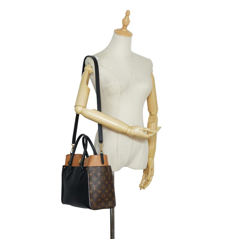 Louis Vuitton Monogram On My Side MM (SHG-C7r5xs) AWE - Image 12