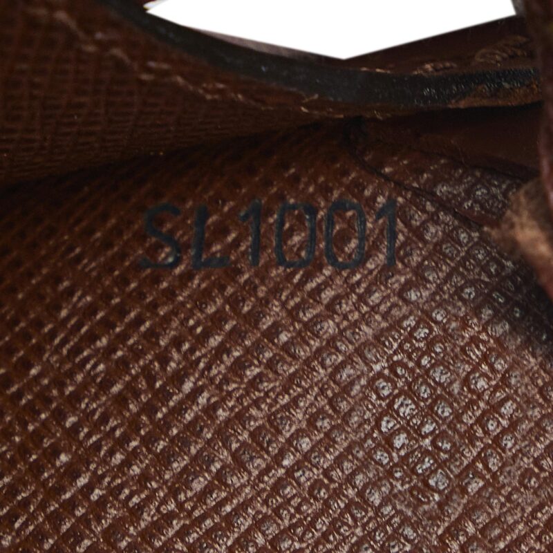 Louis Vuitton Monogram Pochette Homme (SHG-T6YxWx) AWE - Image 7