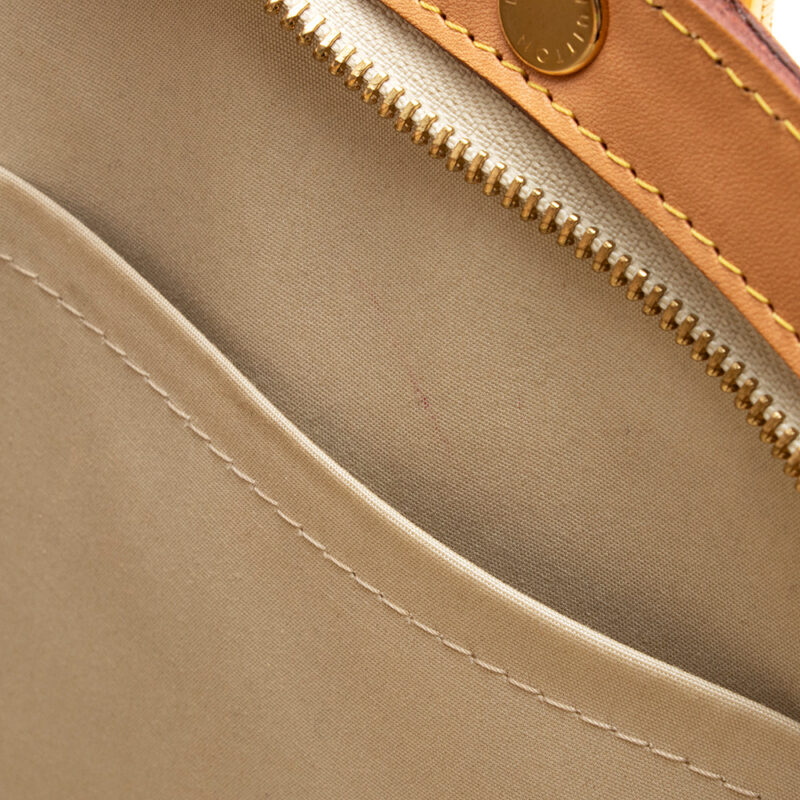 Louis Vuitton Monogram Vernis Brea MM Satchel (SHF-20211) AWE - Image 14