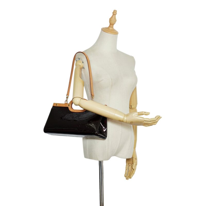 Louis Vuitton Monogram Vernis Roxbury Drive (SHG-W3D9Oh) AWE - Image 4