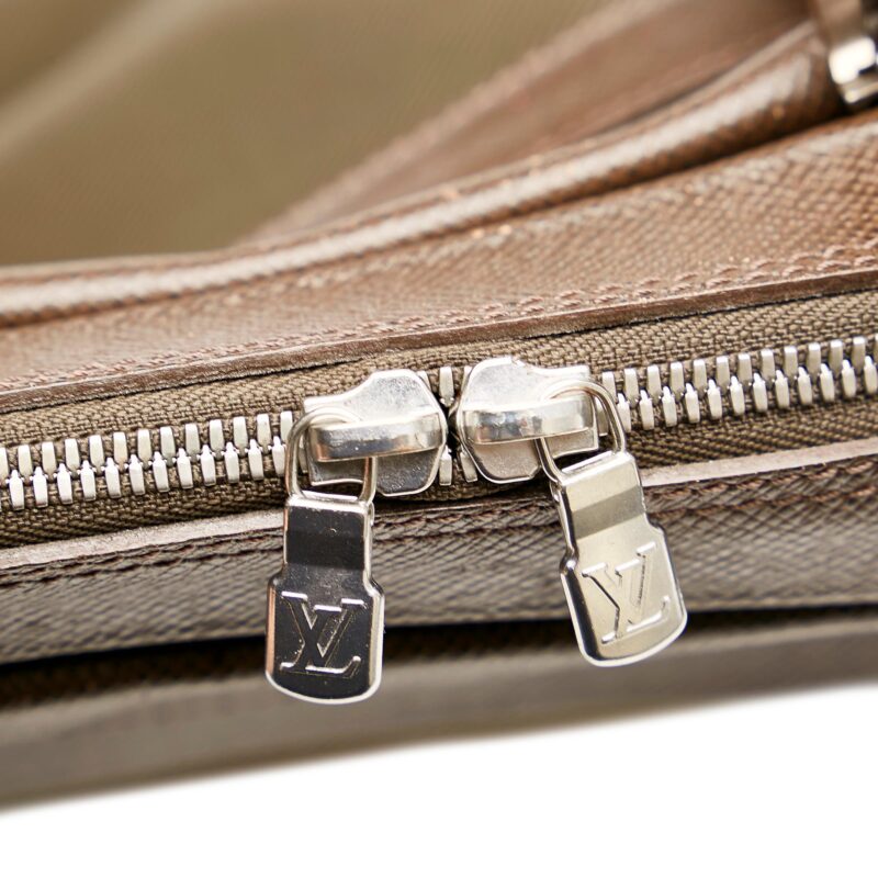Louis Vuitton Taiga Beloukha (SHG-33800) AWE - Image 8