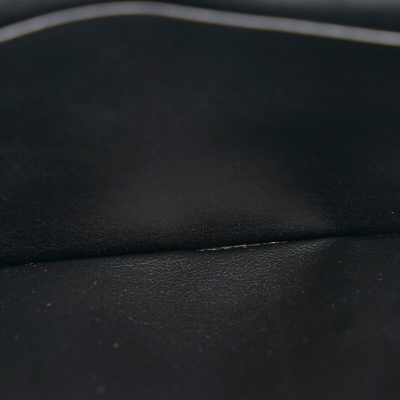 Louis Vuitton Taiga Brazza (SHG-xZxzJz) AWE - Image 4