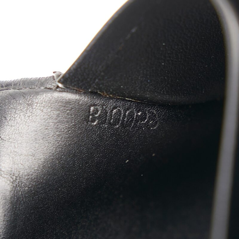 Louis Vuitton Taiga Brazza (SHG-xZxzJz) AWE - Image 6