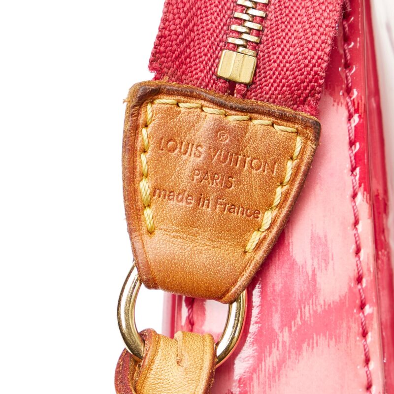 Louis Vuitton Vernis Ikat Pochette Accessoires (SHG-31095) AWE - Image 6