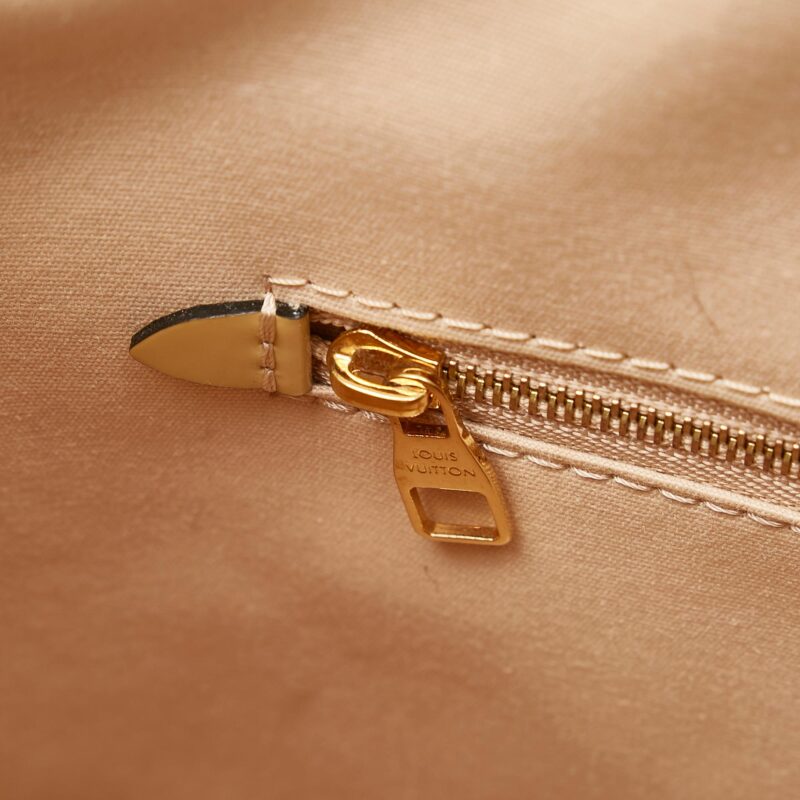 Louis Vuitton Vernis Lockit PM (SHG-slWIOV) AWE - Image 9