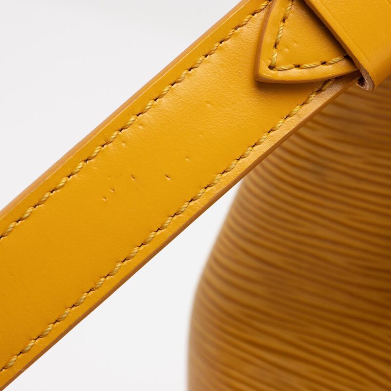 Louis Vuitton Vintage Epi Leather Noe Shoulder Bag (SHF-9zaWe9) AWE - Image 9