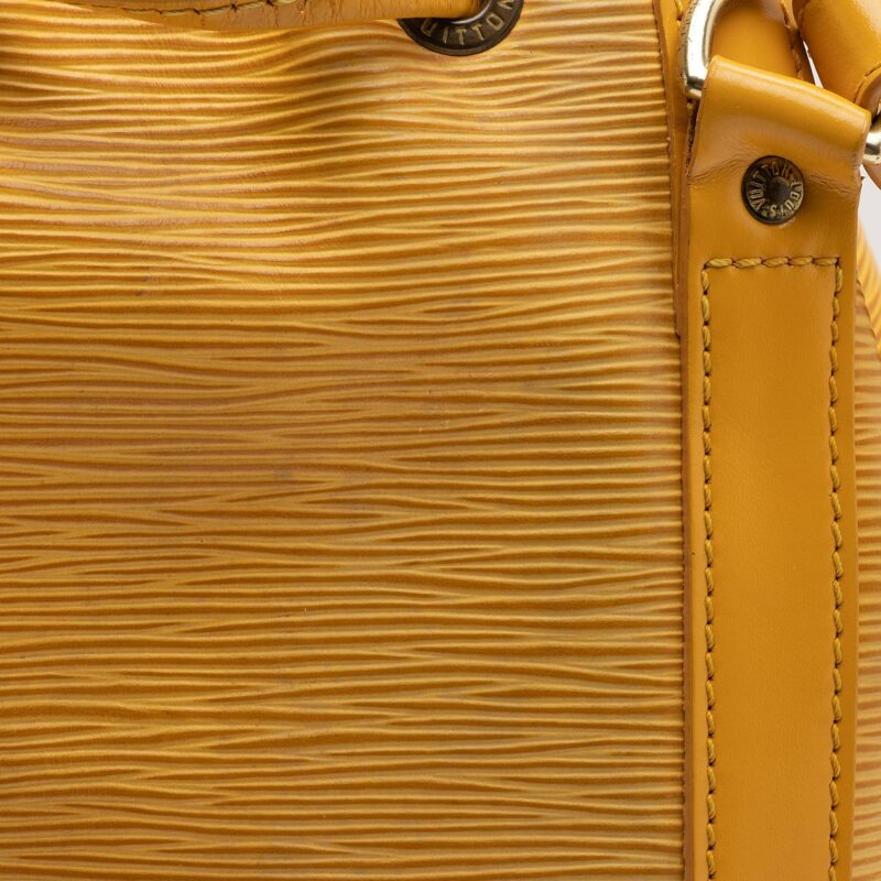 Louis Vuitton Vintage Epi Leather Noe Shoulder Bag (SHF-9zaWe9) AWE - Image 15
