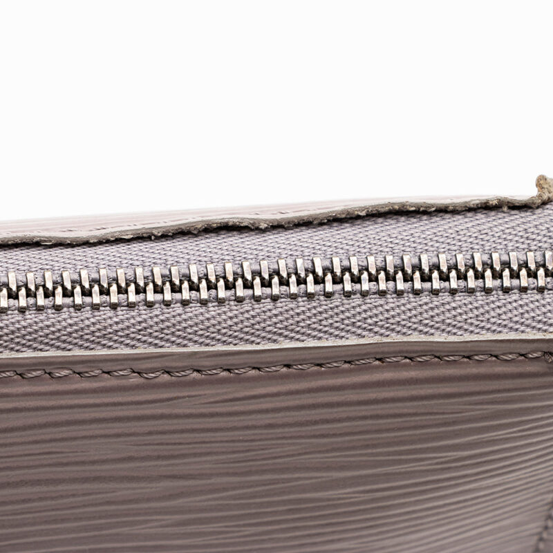 Louis Vuitton Vintage Epi Leather Pochette 21 Accessoires (SHF-17456) AWE - Image 9