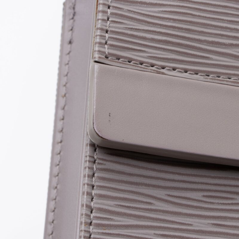 Louis Vuitton Vintage Epi Leather Ramatuelle Shoulder Bag (SHF-eP03uT) AWE - Image 17