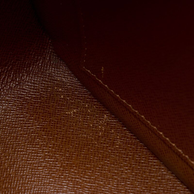 Louis Vuitton Vintage Monogram Canvas Cite MM Shoulder Bag (SHF-rVfRsp) AWE - Image 9