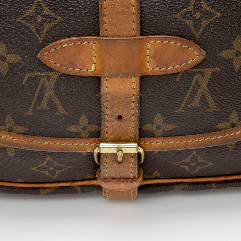 Louis Vuitton Vintage Monogram Canvas Saumur 30 Messenger Bag (SHF-20683) AWE - Image 9