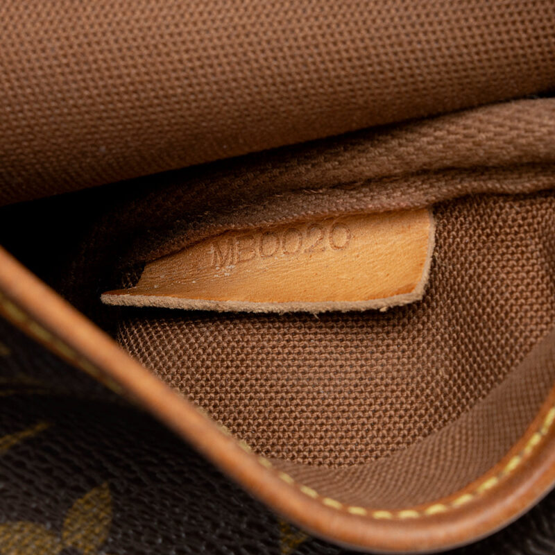 Louis Vuitton Vintage Monogram Canvas Saumur 30 Messenger Bag (SHF-20683) AWE - Image 5
