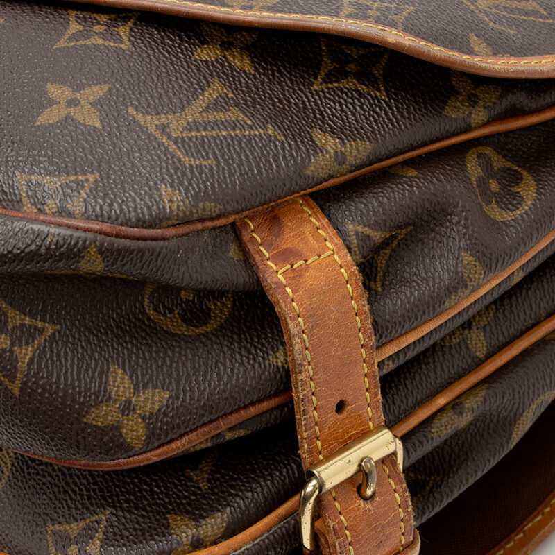Louis Vuitton Vintage Monogram Canvas Saumur 30 Messenger Bag (SHF-20683) AWE - Image 13
