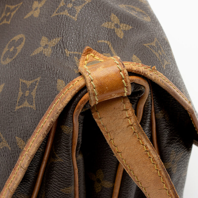 Louis Vuitton Vintage Monogram Canvas Saumur 30 Messenger Bag (SHF-20683) AWE - Image 15