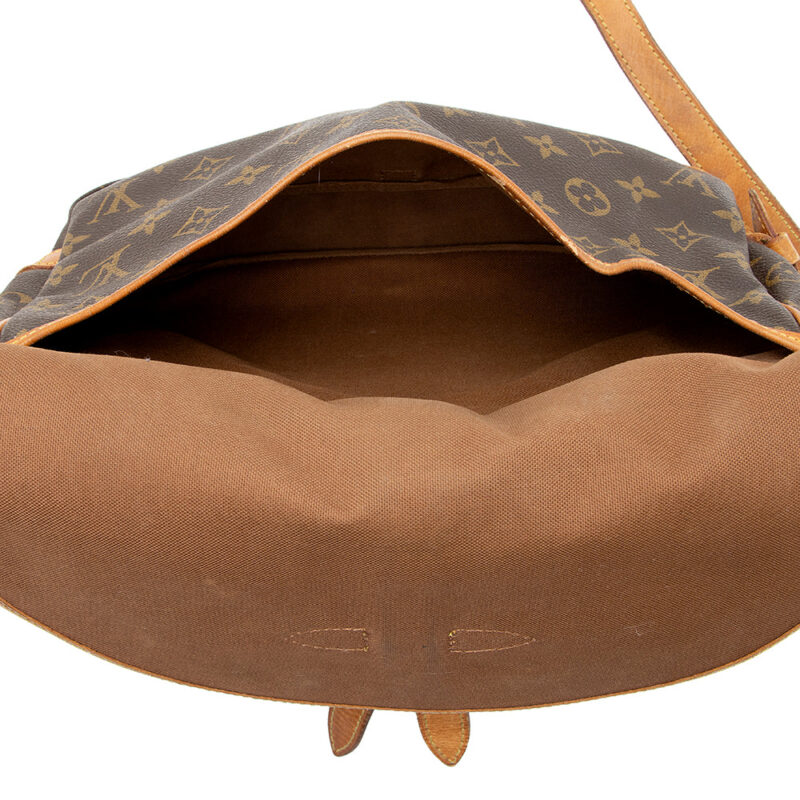 Louis Vuitton Vintage Monogram Canvas Saumur 30 Messenger Bag (SHF-20683) AWE - Image 6
