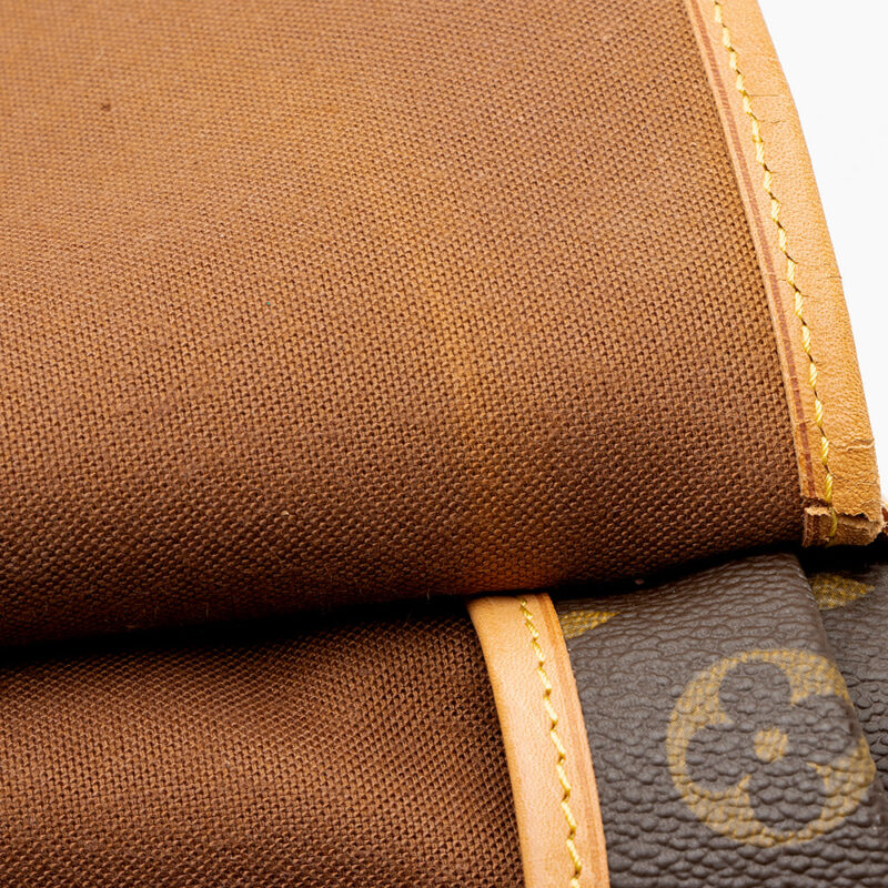 Louis Vuitton Vintage Monogram Canvas Saumur 35 Messenger Bag (SHF-20845) AWE - Image 10