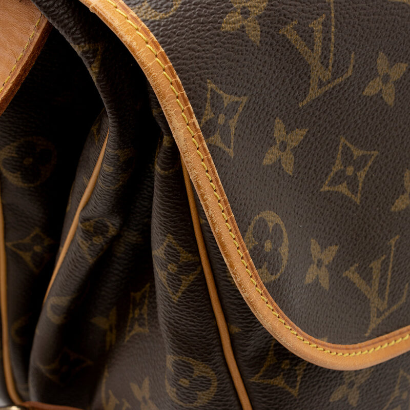 Louis Vuitton Vintage Monogram Canvas Saumur 35 Messenger Bag (SHF-20845) AWE - Image 12