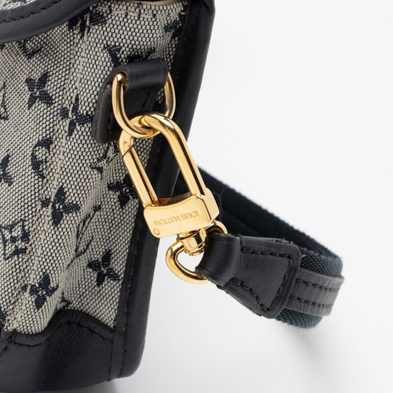 Louis Vuitton Vintage Monogram Mini Lin Marjorie Shoulder Bag (SHF-xcEqlt) AWE - Image 16