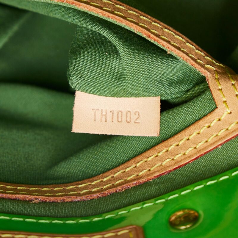 Louis Vuitton x Robert Wilson Monogram Vernis Fluo Reade PM (SHG-OK9ng3) AWE - Image 7