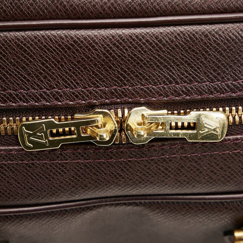 Louis Vuitton Kendall PM Burgundy Taïga AWE - Image 9