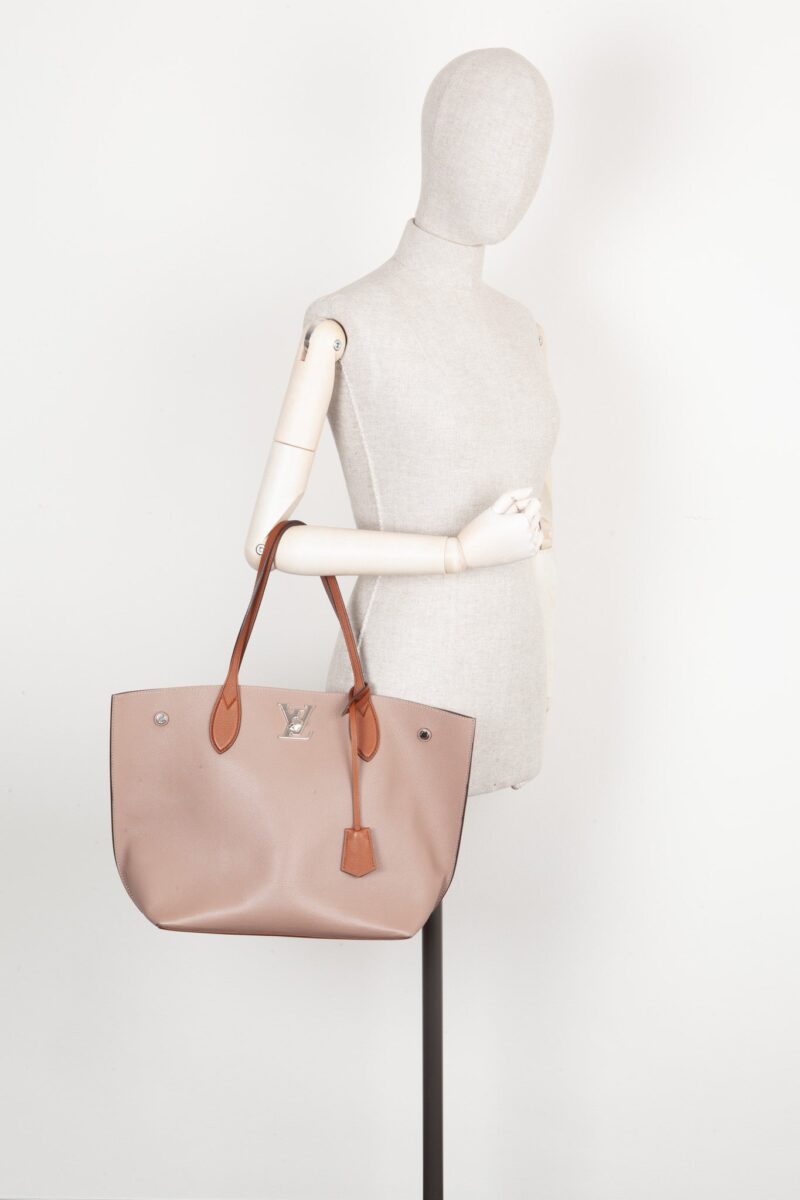 LOUIS VUITTON Lockme Go Tote Bag Bicolor AWE