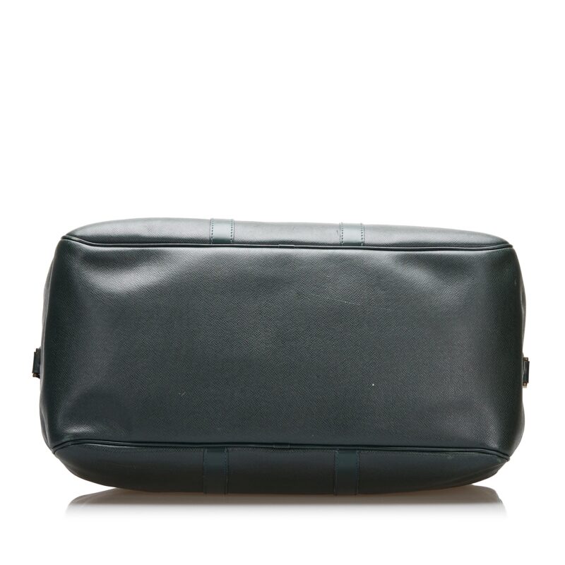 Louis Vuitton Kendall PM Green Taïga AWE - Image 5