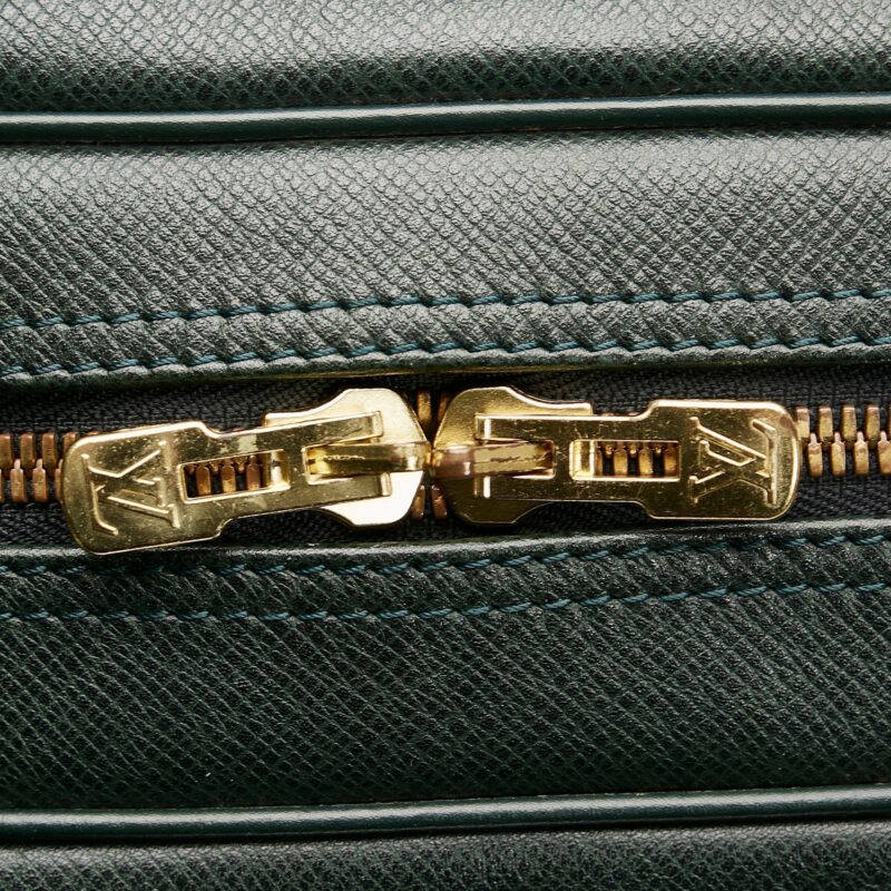 Louis Vuitton Kendall PM Green Taïga AWE - Image 8