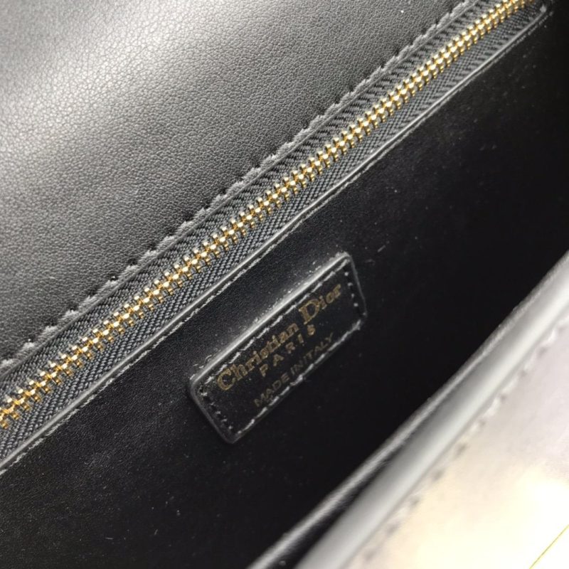 LW - Luxury Handbags DIR 089 - Image 4