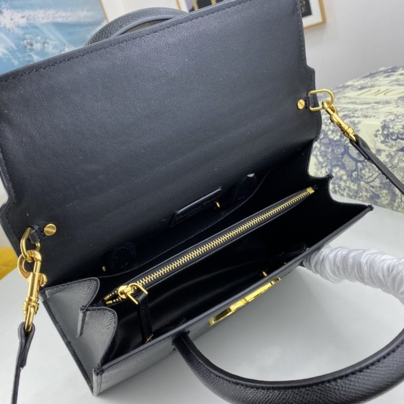 LW - Luxury Handbags DIR 079 - Image 5