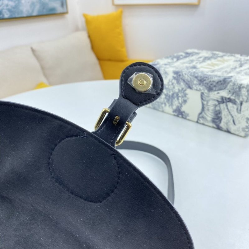 LW - Luxury Handbags DIR 076 - Image 4