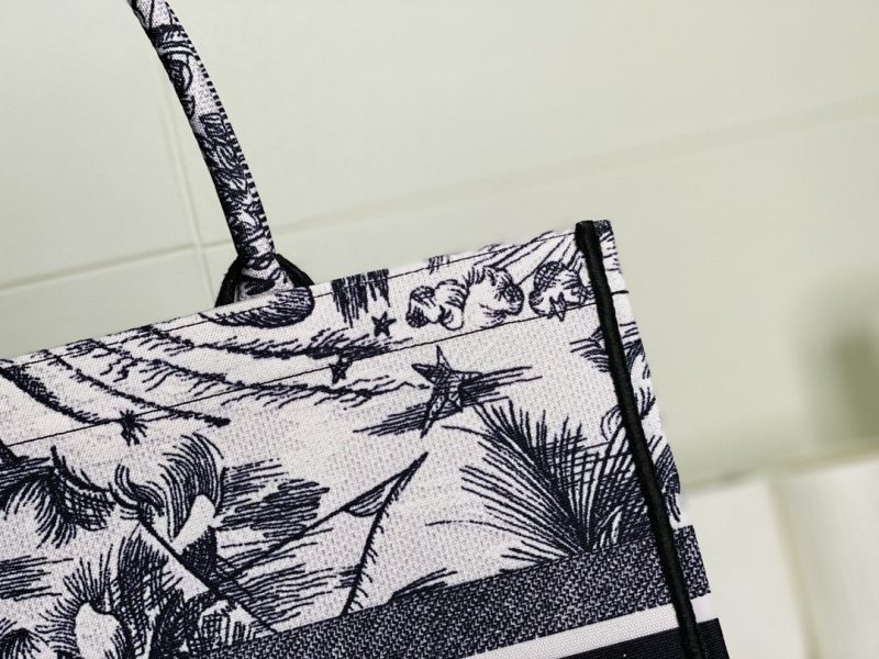 LW - Luxury Handbags DIR 119 - Image 8