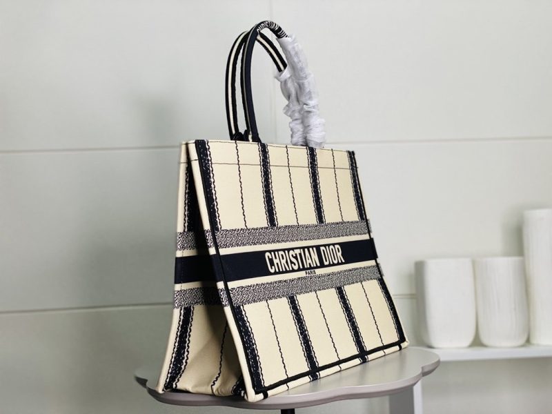 LW - Luxury Handbags DIR 117 - Image 7