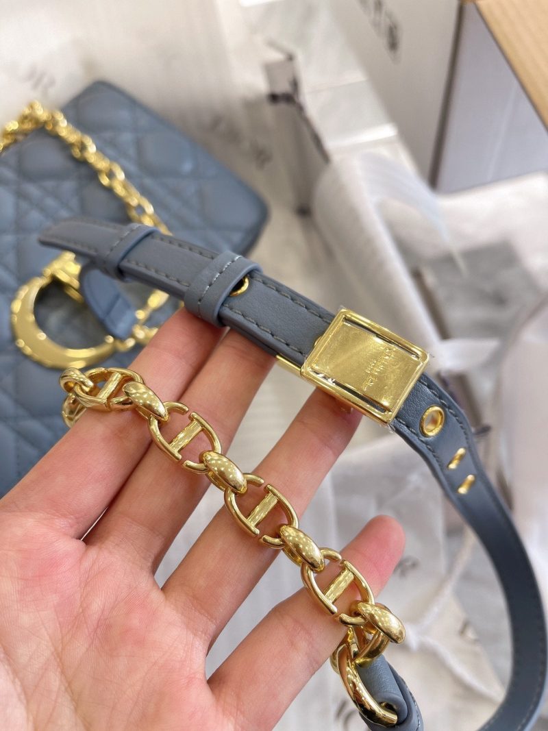 LW - Luxury Handbags DIR 045 - Image 8