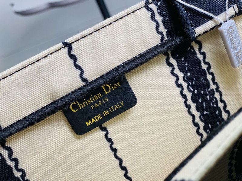LW - Luxury Handbags DIR 117 - Image 5