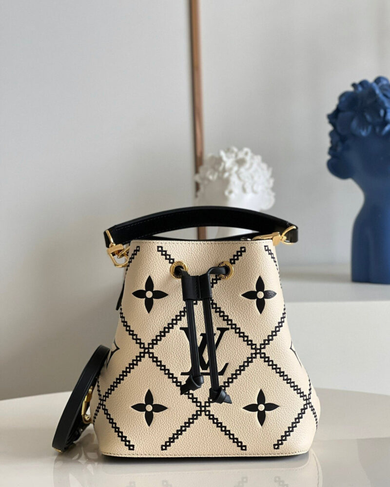 Louis Vuitton NeoNoe MM Bag AWE