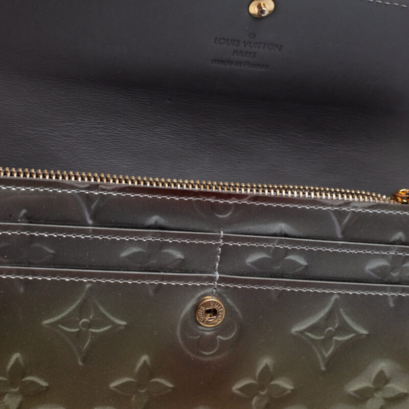 Louis Vuitton Gris Art Deco Monogram Vernis Sarah Wallet AWE - Image 7