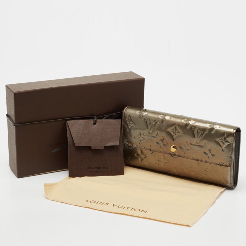 Louis Vuitton Gris Art Deco Monogram Vernis Sarah Wallet AWE - Image 7